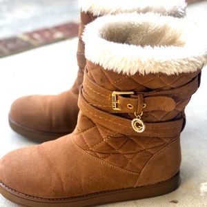 Women winter boots size 7